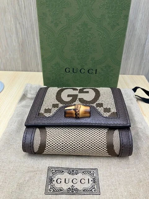 ブランド品お売り下さい‼